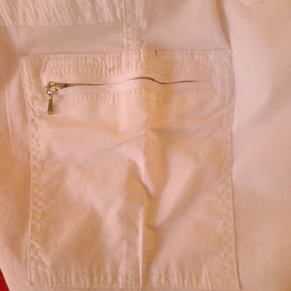 Chico's Womens White Cargo Capri Pants Size 0.5P - Picture 6 of 13